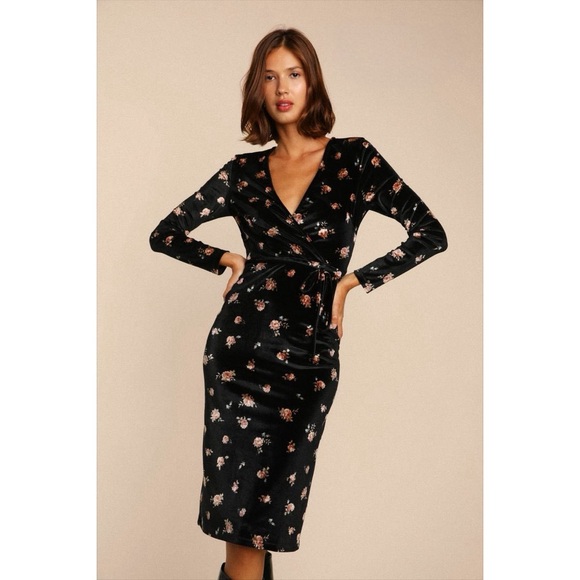 Rouje Dresses & Skirts - Rouje Paris Kelly Black Velvet Floral Wrap Dress Size Large Gently Used